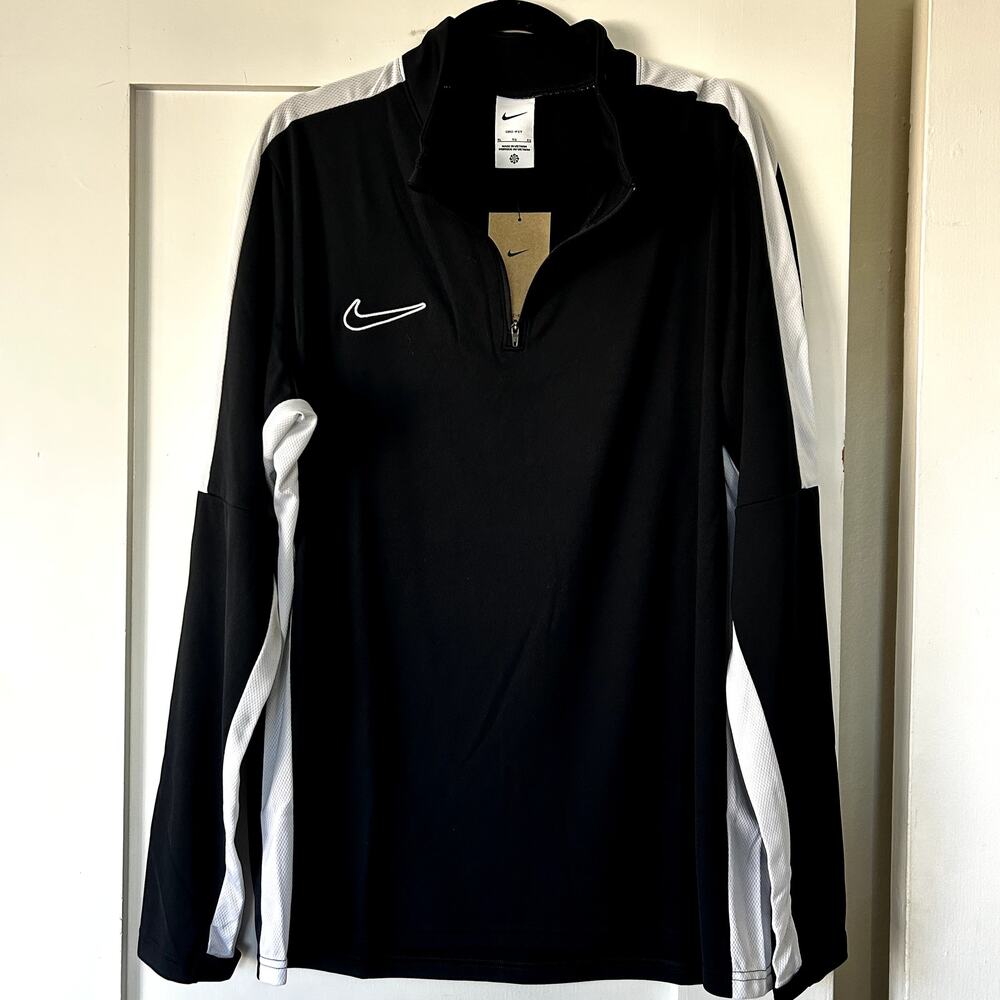 NWT Men's NIKE athletic 3/4 zip long sleeve pullover top